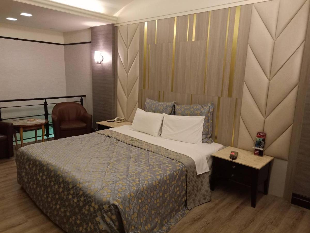 Xin Yuan Motel Taichung Exterior photo
