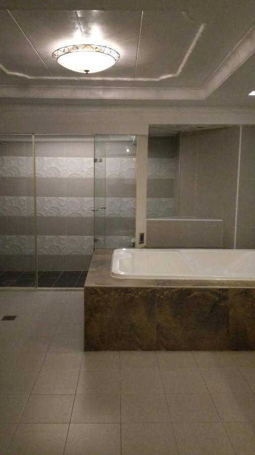 Xin Yuan Motel Taichung Exterior photo